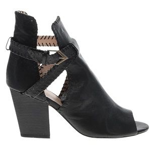 House of Harlow 1960 black leather open toe booties